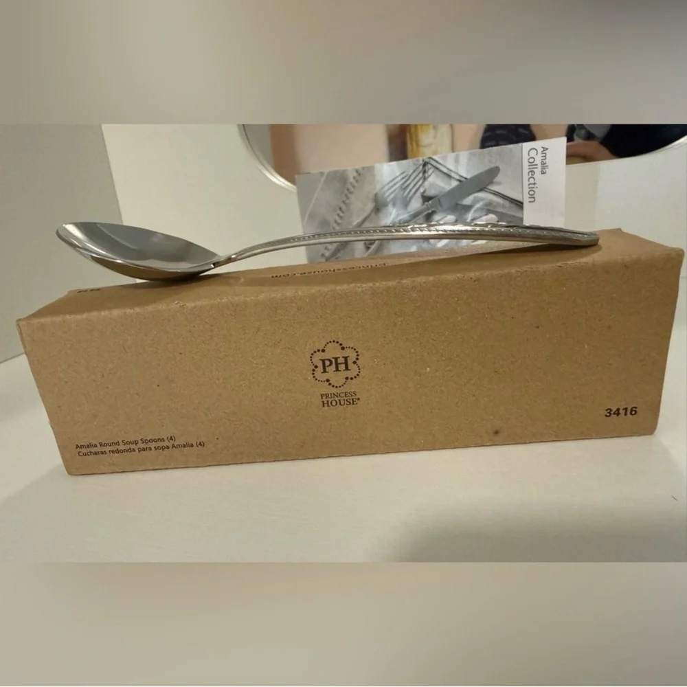 Set of 4 Amalia Round Soup Spoons by Princess House - NIB